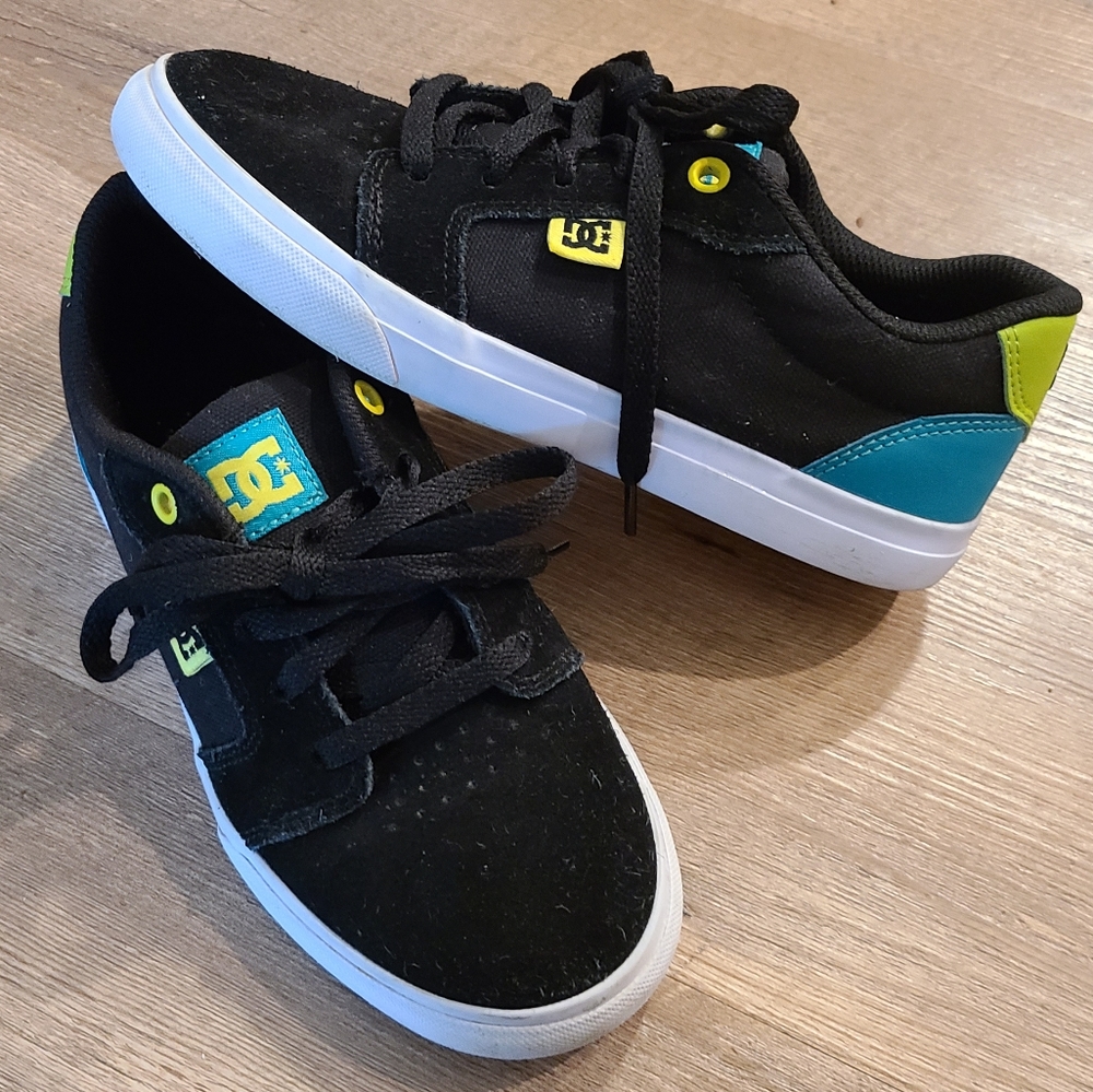 DC Youth Anvil Sneakers